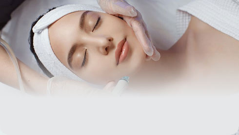 Khách-hàng-spa-than-da-khô,-lão-hóa--Công-nghệ-điện-di-AEMED-chính-là-“cứu-tinh”!